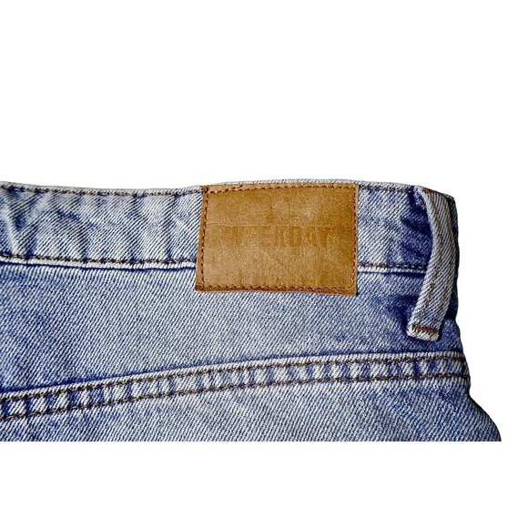 Weekday Brand Denim Row Jean Shorts In Spring Blue Raw Hem SZ 40 US 8 High Rise - Picture 6 of 12